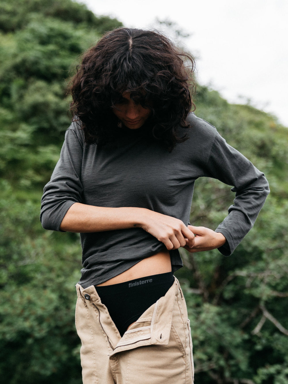 Women Merino Long Sleeve Baselayer in Raven Black - Seeker
