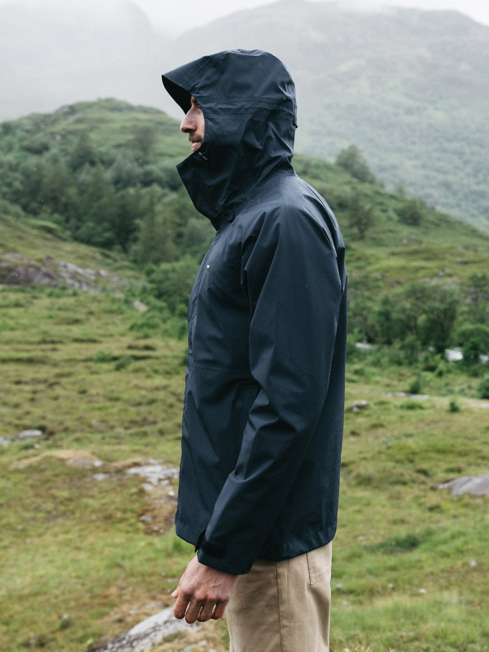 Men Recycled Waterproof Jacket in Navy - Skybird
