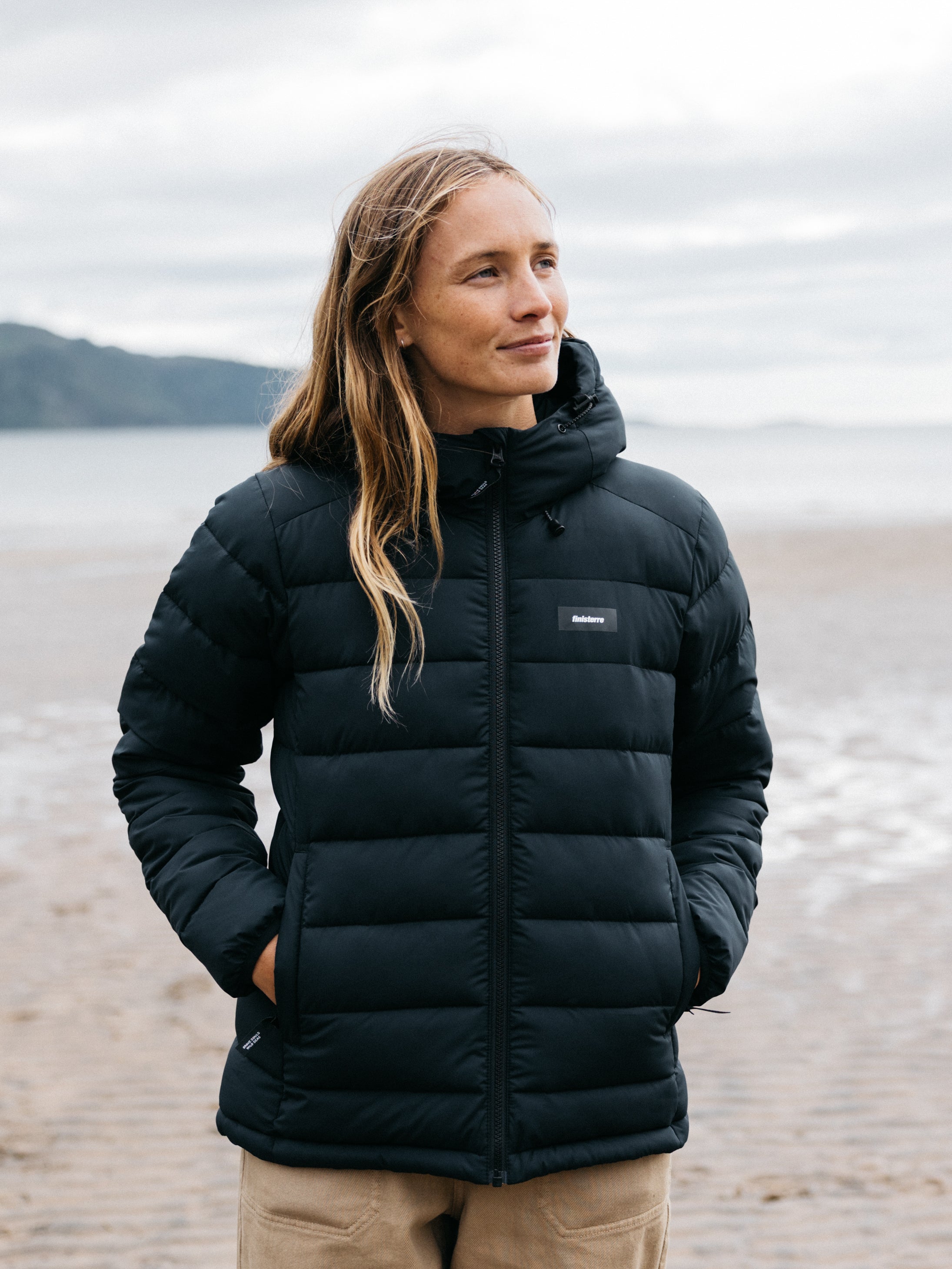 Women Recycled Insulated Jacket in Black - Nebulas