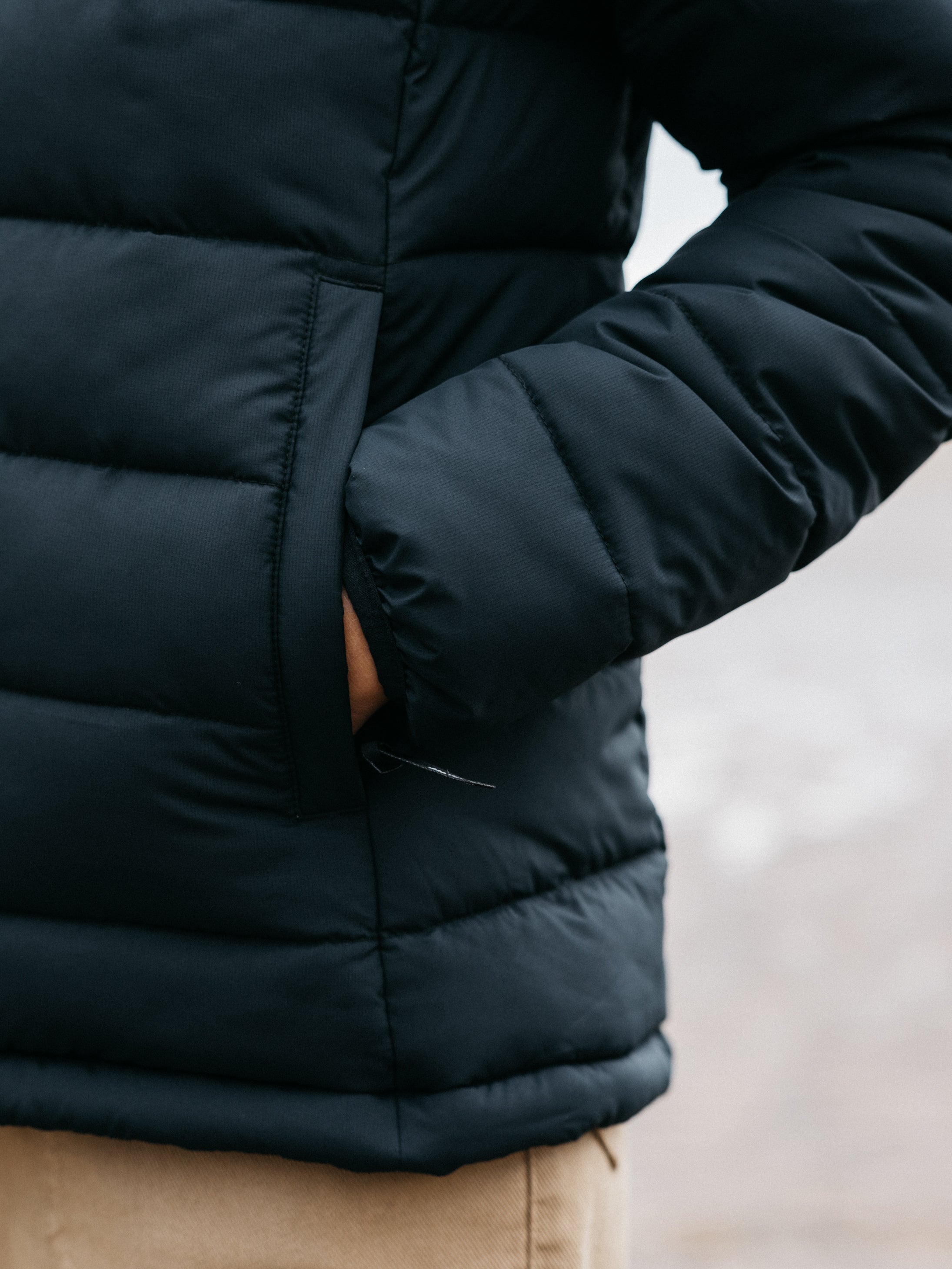 Women Recycled Insulated Jacket in Black - Nebulas