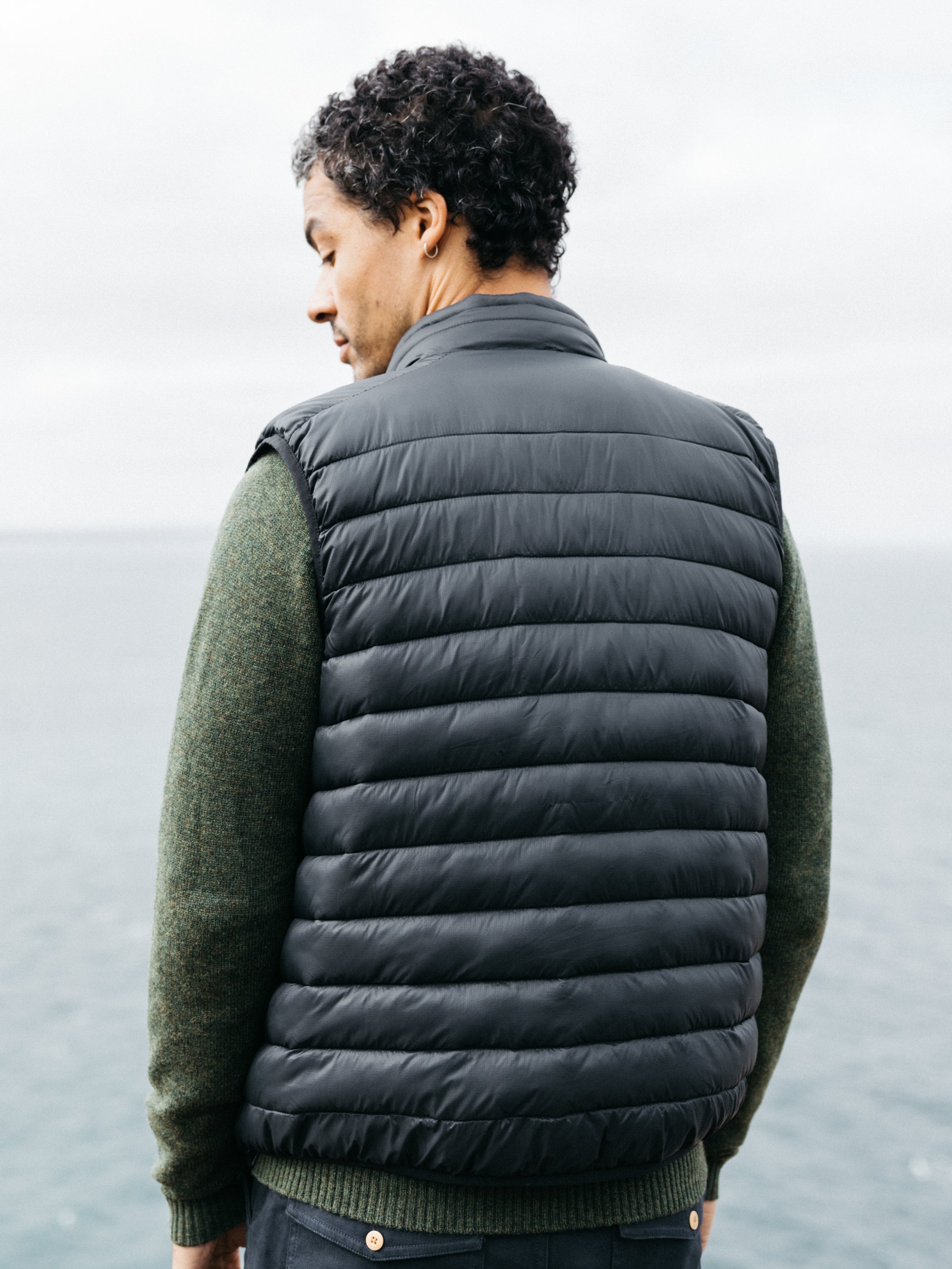 Men Recycled Insulated Gilet in Black - Nimbus