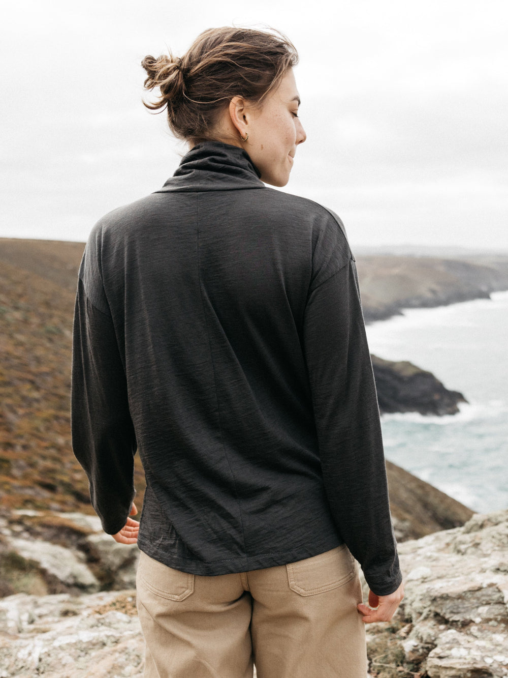 Women Merino High Neck T-Shirt in Raven - Seeker